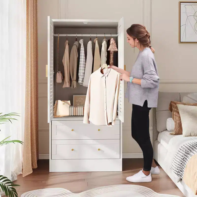 Armoire de chambre de 165 cm avec 2 portes à persiennes et 2 tiroirs, avec tringle à vêtements, grande capacité de rangement, en bois, autoportante