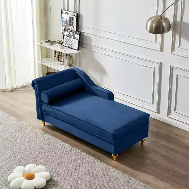 Canapé méridienne en velours avec pieds en métal doré et coussin rond pour salon bleu